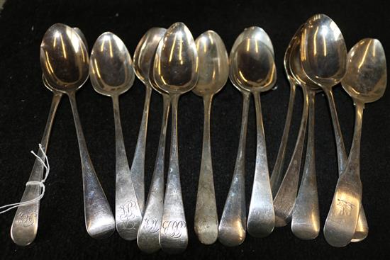 Harlequin set of 14 GIII and later dessert spoons and basting spoon